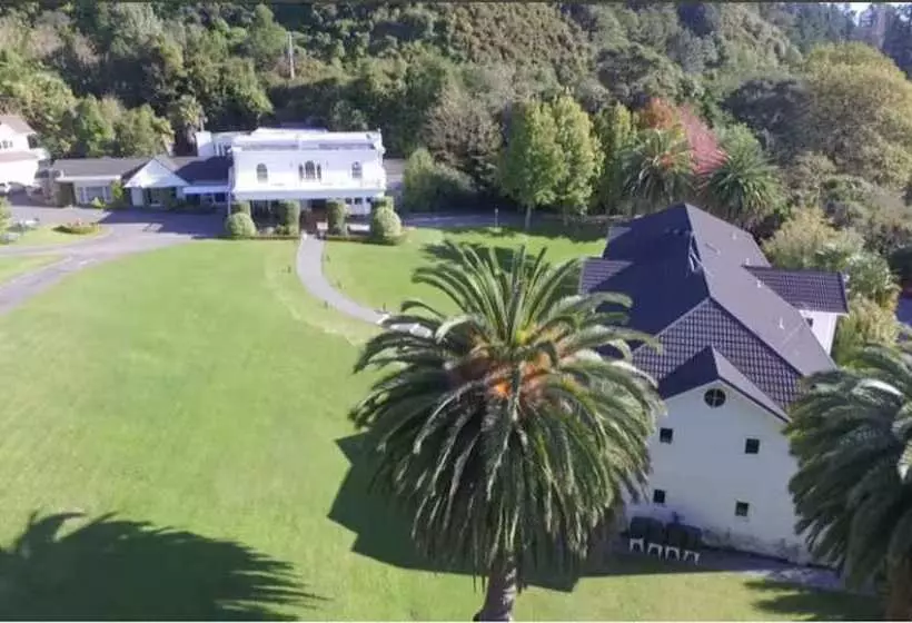 Отель Wallaceville Motor Lodge