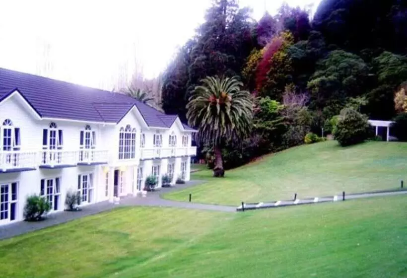 Отель Wallaceville Motor Lodge