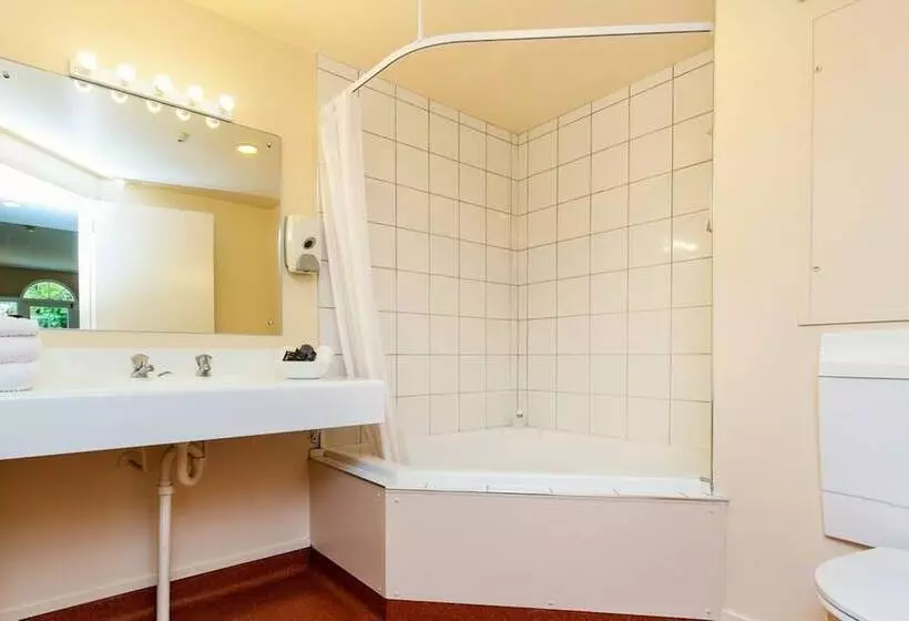 Отель Wallaceville Motor Lodge