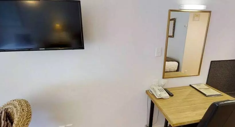 Отель Wallaceville Motor Lodge