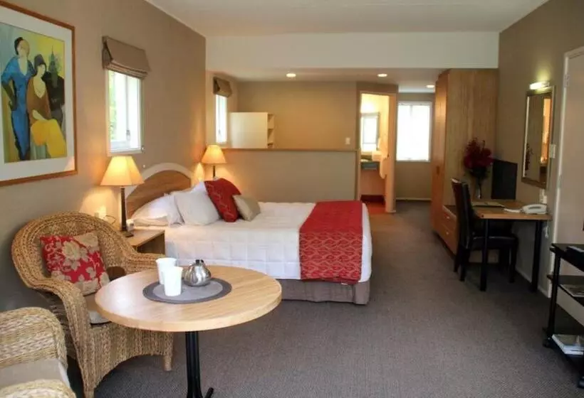 Отель Wallaceville Motor Lodge