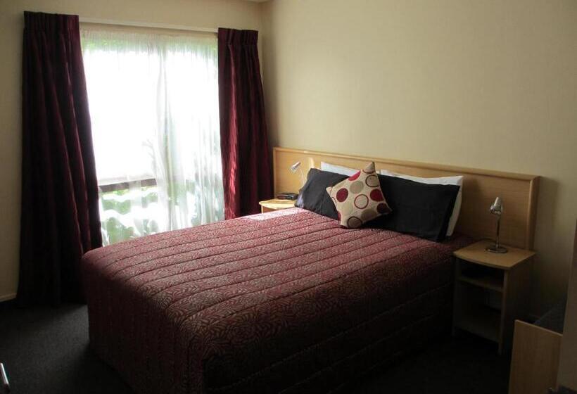 فندق على الطريق Alhambra Oaks Motor Lodge