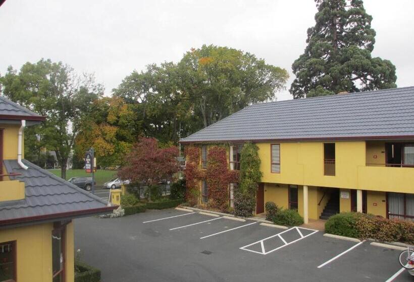 فندق على الطريق Alhambra Oaks Motor Lodge