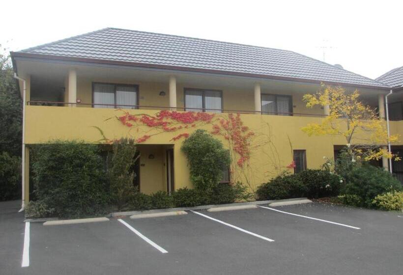 فندق على الطريق Alhambra Oaks Motor Lodge