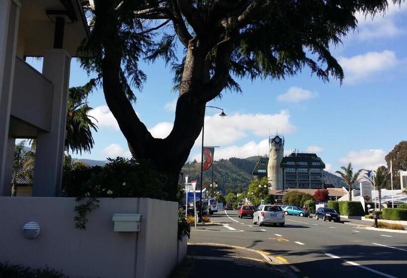 Motel Cedar Grove Motor Lodge