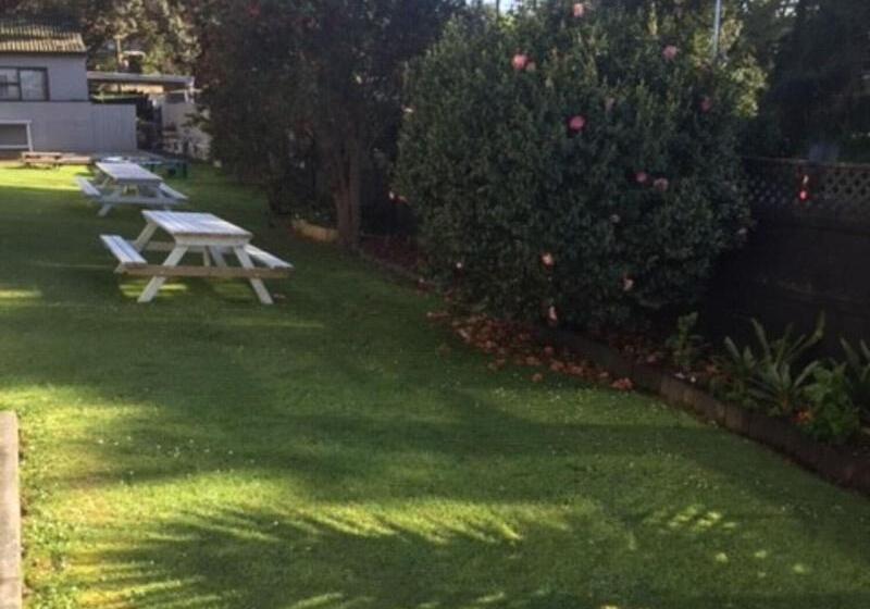 מוטל Pembrooke Motor Lodge