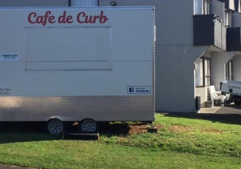 מוטל Pembrooke Motor Lodge