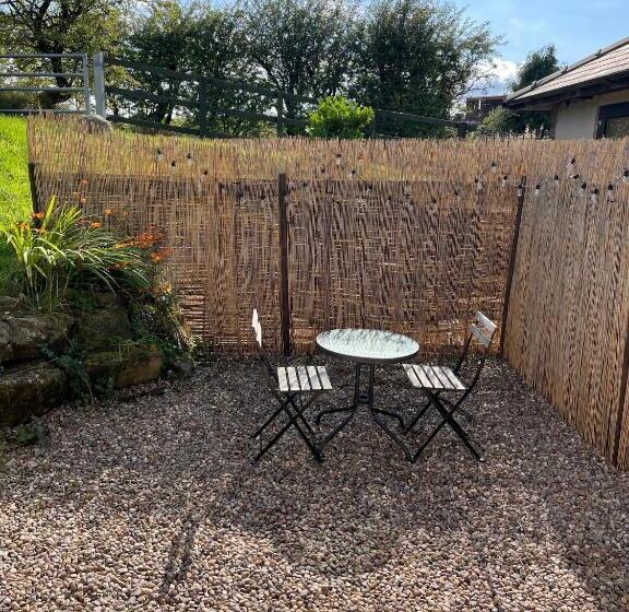 膳宿费 Rossendale Holiday Cottages & Spa