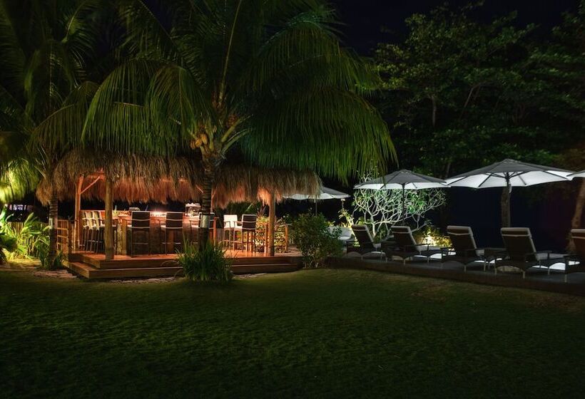 リゾートホテル Salaya Beach Houses