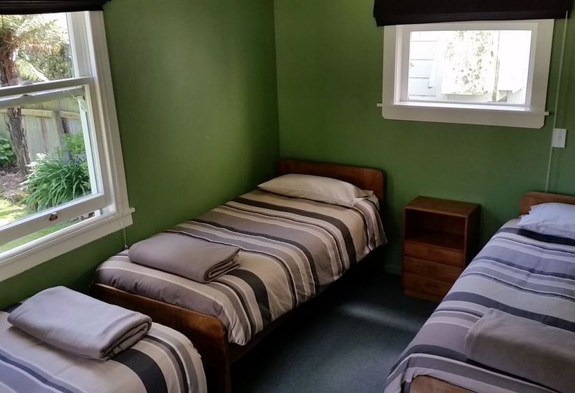 Tamara Riverside Lodge  Hostel/backpacker