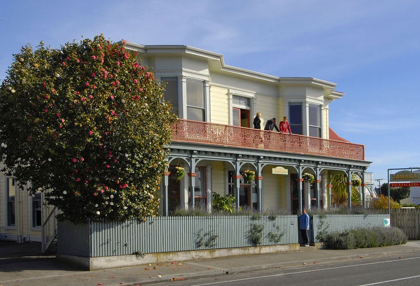 Tamara Riverside Lodge  Hostel/backpacker