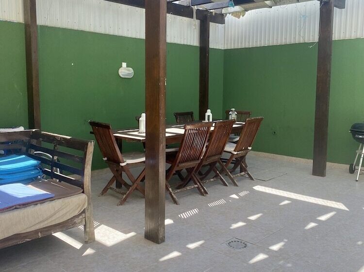 تختخواب و صبحانه Yellow House