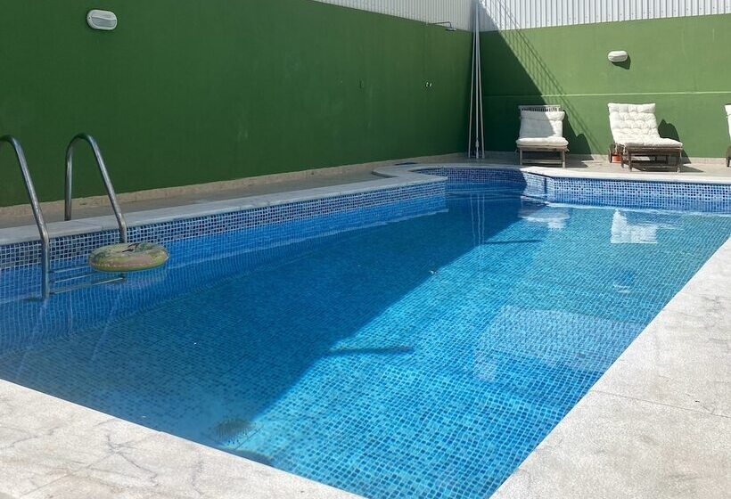 تختخواب و صبحانه Yellow House