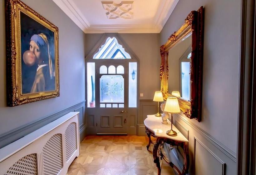 Fabulously Unique 3bd Home Sunderland