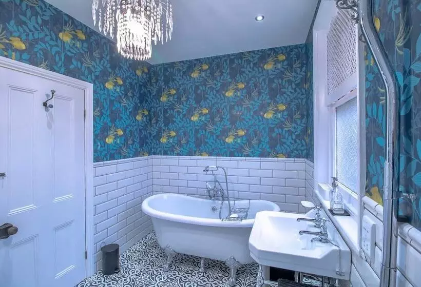 Fabulously Unique 3bd Home Sunderland