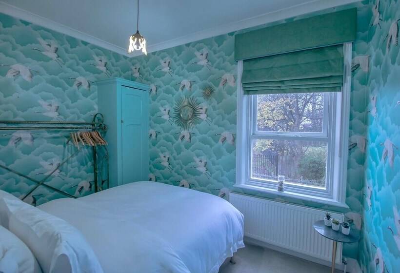 Fabulously Unique 3bd Home Sunderland