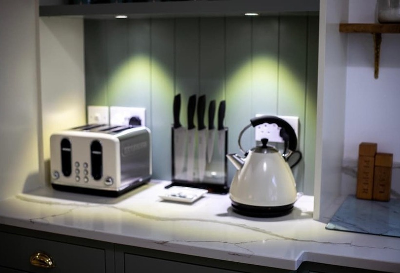 Fabulously Unique 3bd Home Sunderland