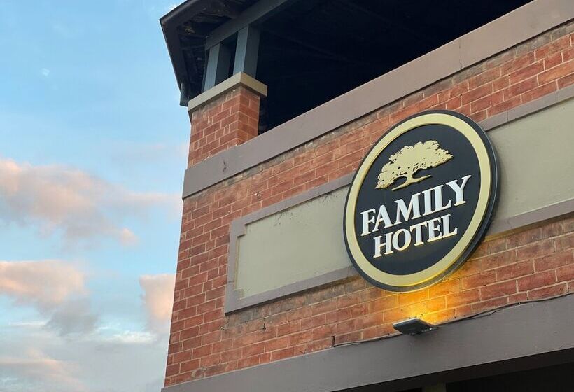 Отель Family