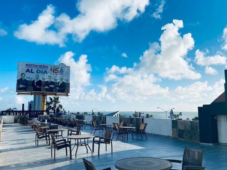 Отель Fiesta Rosarito