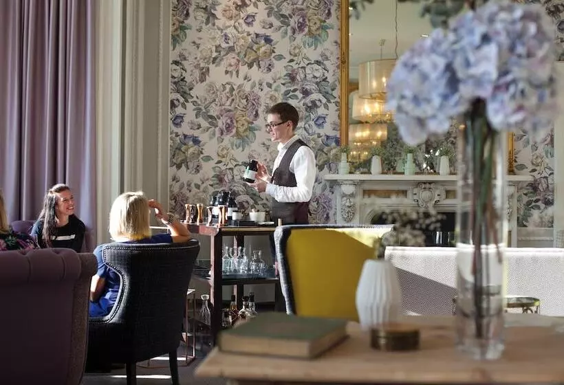 Hotelli Hampton Manor