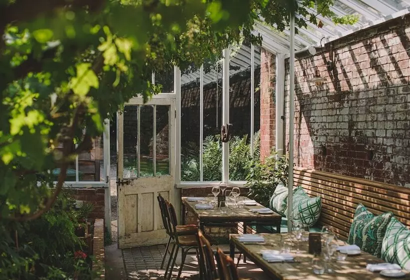 Hotelli Hampton Manor