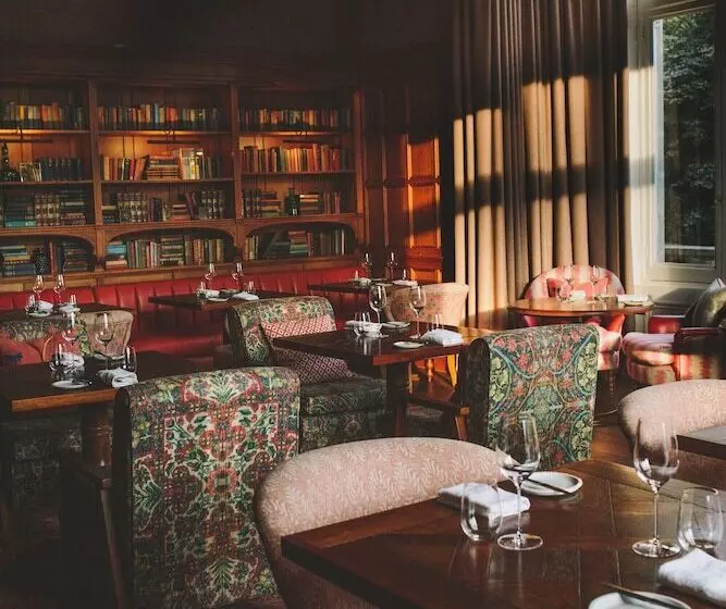 Hotelli Hampton Manor