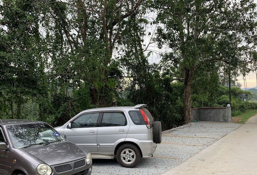 בית מלון כפרי Hujung Kampung