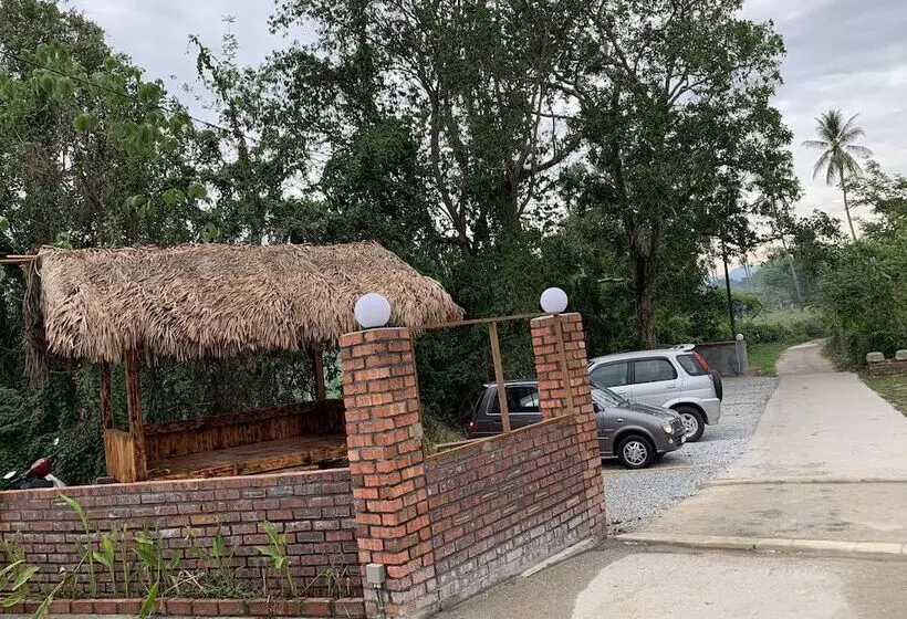 Hotelli Hujung Kampung