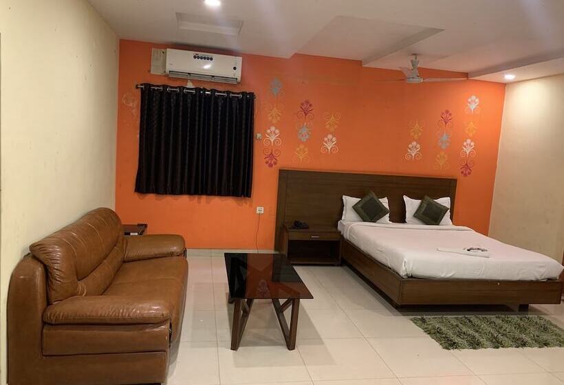 Отель Kp Suites