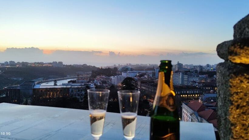 هتل Oporto Explorers