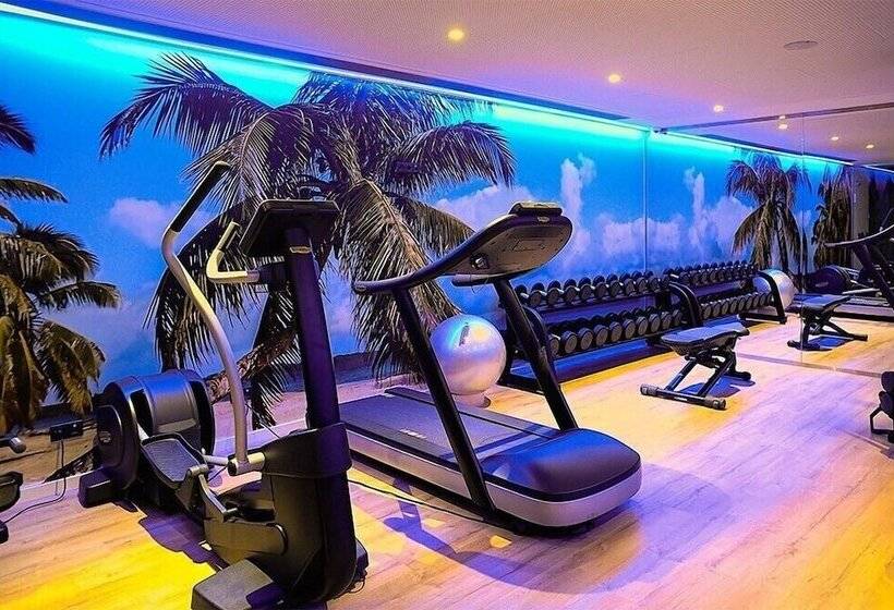 فندق Playa Grande By Tropical