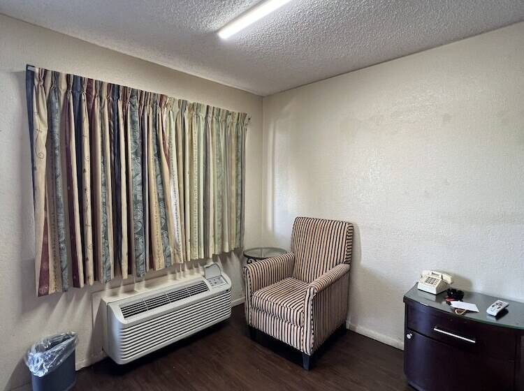 فندق على الطريق Great Western Inn & Suites