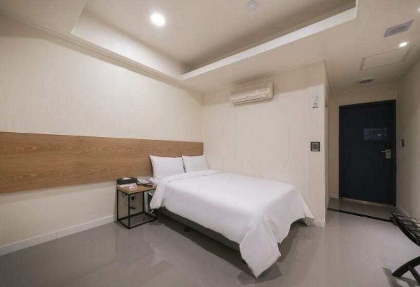 汽车旅馆  Jamsil Hao