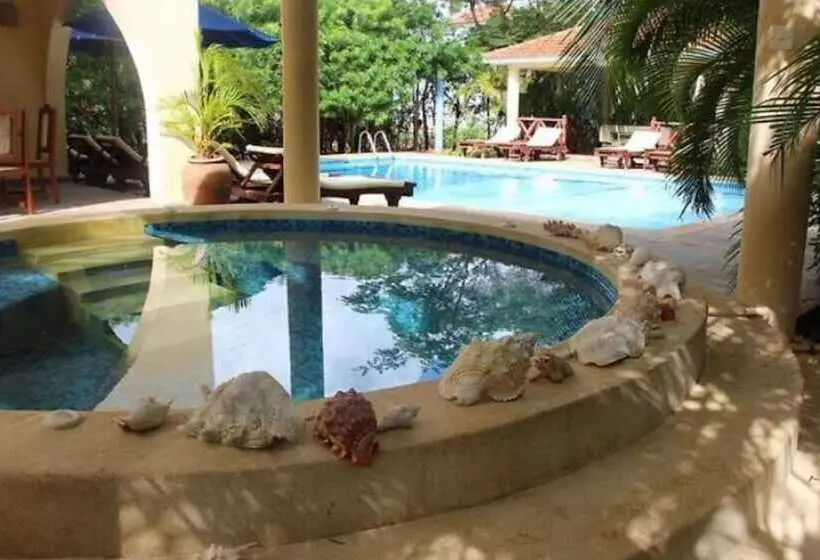 Niro Beach House Kusyombunguo Hotels Ltd