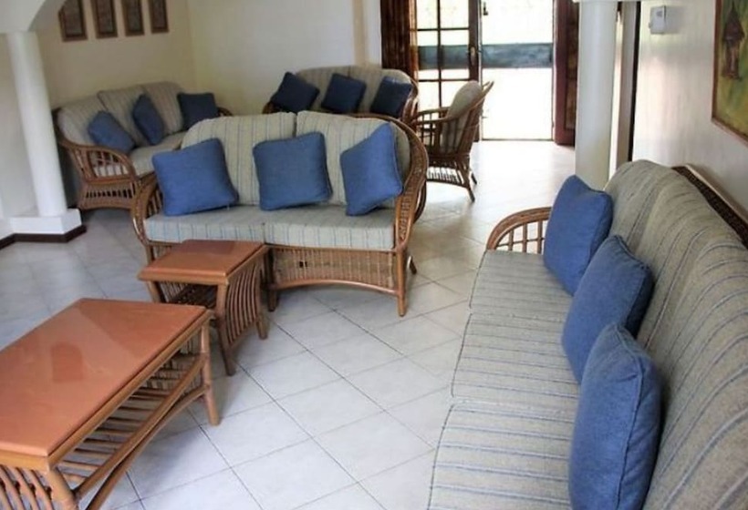 Niro Beach House Kusyombunguo Hotels Ltd