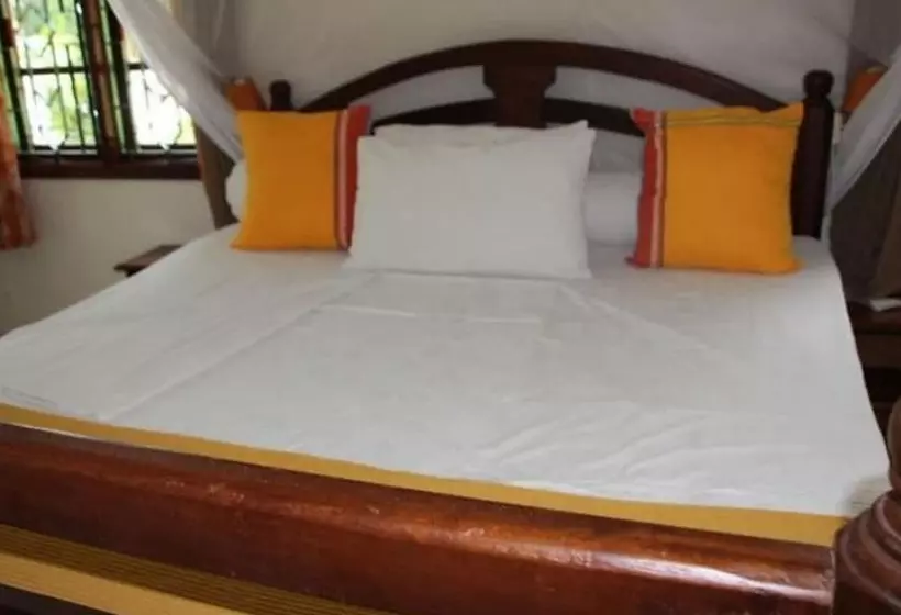 Niro Beach House Kusyombunguo Hotels Ltd