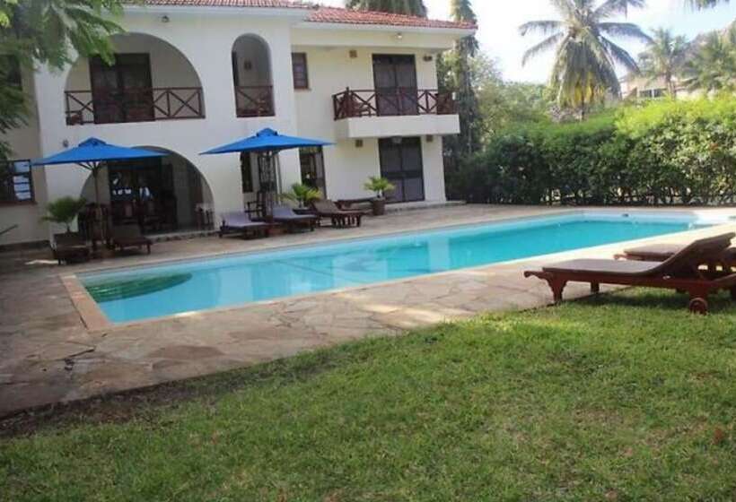 Niro Beach House Kusyombunguo Hotels Ltd