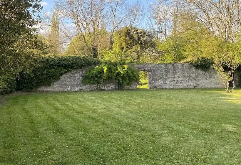 Majatalo Domaine De Prestal