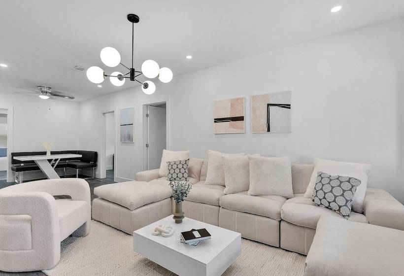 펜션 Superior Design District 3bd Home