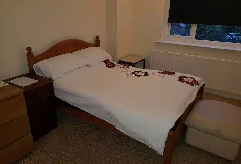 Majatalo Woodard House