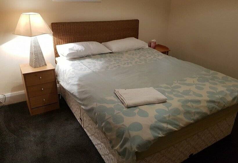 بنسيون Woodard House