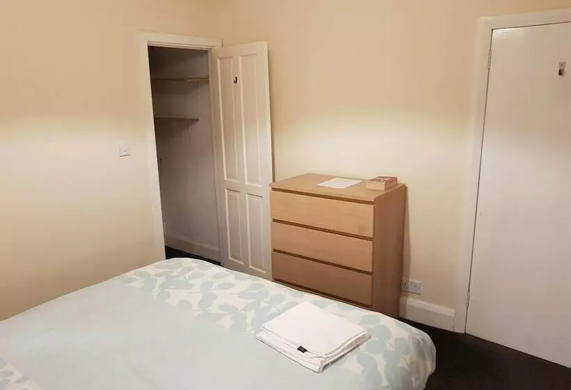 Majatalo Woodard House