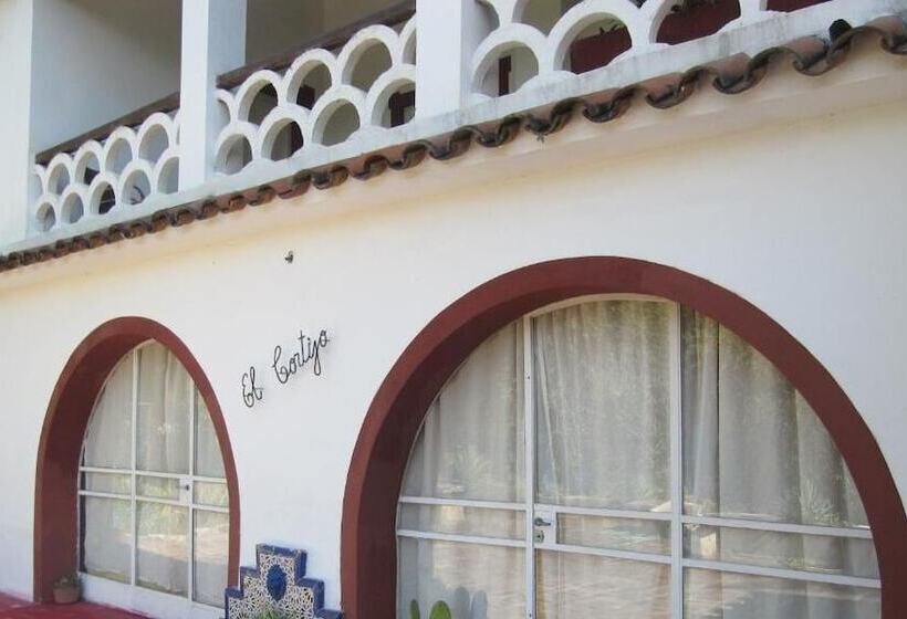 El Cortijo Hostel