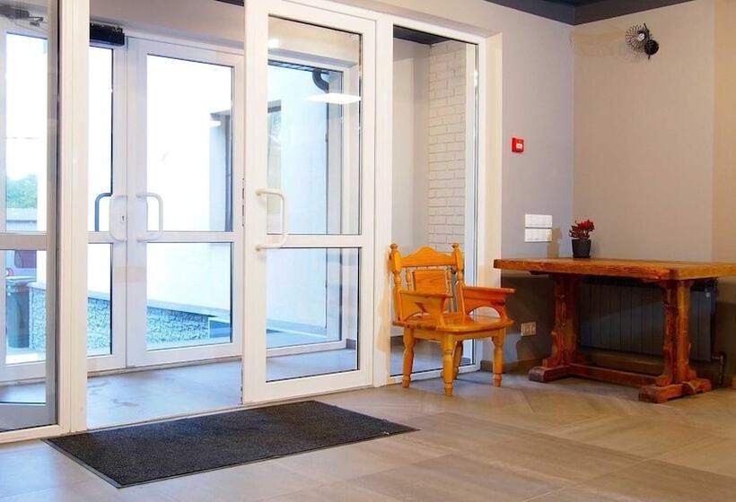 Guest House Opaliha Loft Rooms Hostel