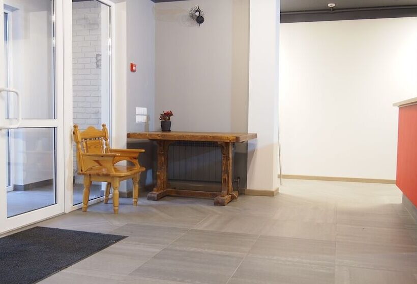 Guest House Opaliha Loft Rooms Hostel