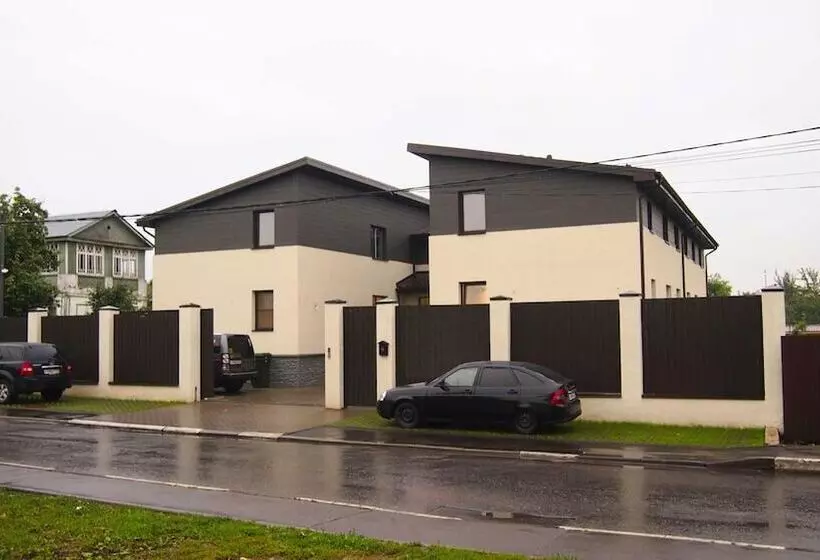 Guest House Opaliha Loft Rooms   Hostel