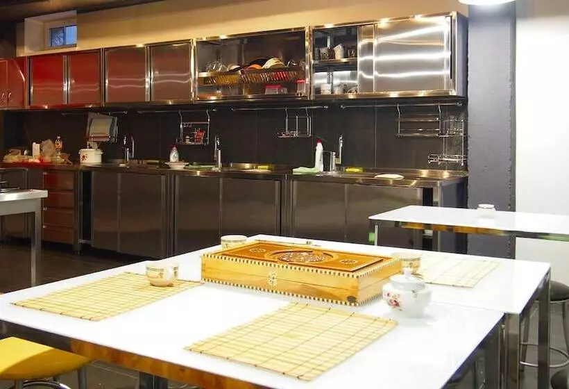 Guest House Opaliha Loft Rooms   Hostel