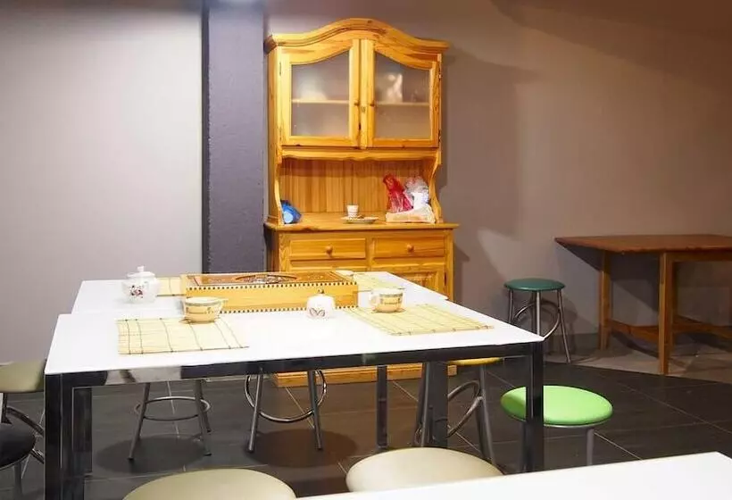 Guest House Opaliha Loft Rooms   Hostel