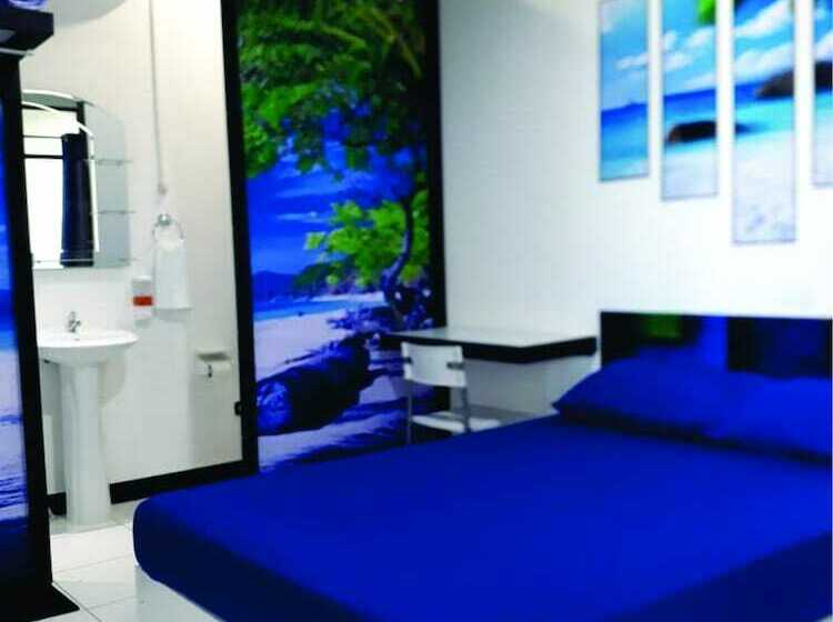 هتل El Escondite De La Calle 54