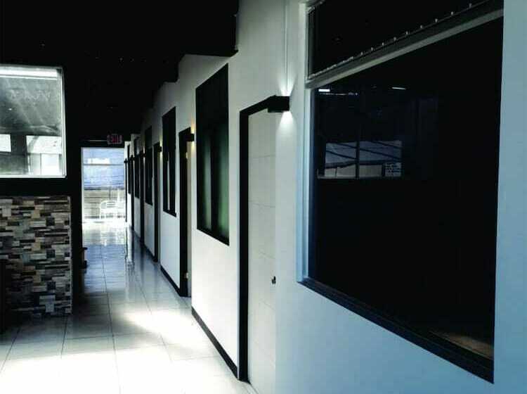 هتل El Escondite De La Calle 54